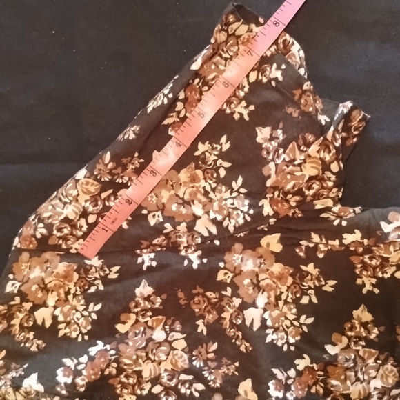 Croft & Barrow Women's Button up Blouse short sleeve flower print black & browns - Picture 4 of 15